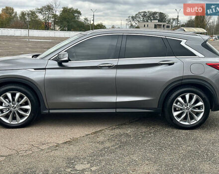 Серый Инфинити QX50, объемом двигателя 2 л и пробегом 177 тыс. км за 17999 $, фото 2 на Automoto.ua