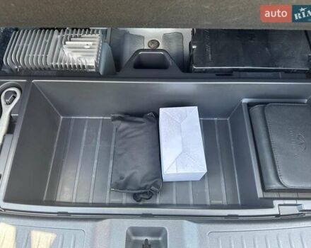 Сірий Інфініті QX50, об'ємом двигуна 2 л та пробігом 52 тис. км за 23000 $, фото 16 на Automoto.ua