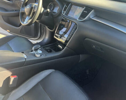 Серый Инфинити QX50, объемом двигателя 2 л и пробегом 48 тыс. км за 21300 $, фото 5 на Automoto.ua