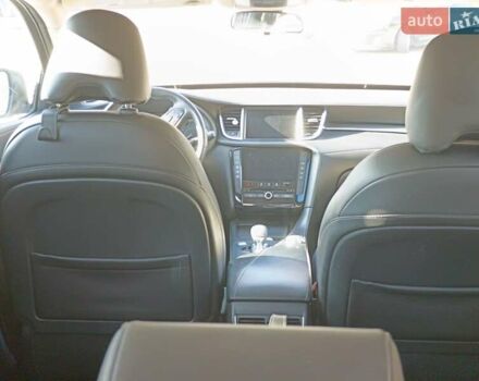 Серый Инфинити QX50, объемом двигателя 2 л и пробегом 122 тыс. км за 19500 $, фото 19 на Automoto.ua