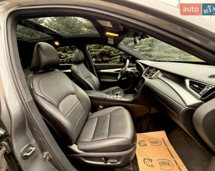 Серый Инфинити QX50, объемом двигателя 2 л и пробегом 154 тыс. км за 19300 $, фото 25 на Automoto.ua