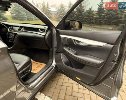 Серый Инфинити QX50, объемом двигателя 2 л и пробегом 154 тыс. км за 19300 $, фото 24 на Automoto.ua