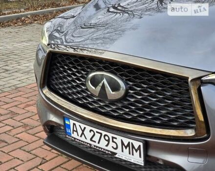 Сірий Інфініті QX50, об'ємом двигуна 2 л та пробігом 69 тис. км за 27900 $, фото 8 на Automoto.ua