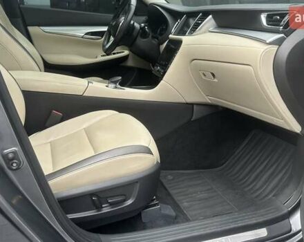 Серый Инфинити QX50, объемом двигателя 2 л и пробегом 117 тыс. км за 31000 $, фото 5 на Automoto.ua