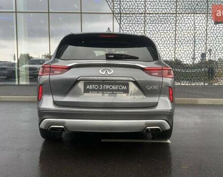 Серый Инфинити QX50, объемом двигателя 2 л и пробегом 117 тыс. км за 31000 $, фото 3 на Automoto.ua