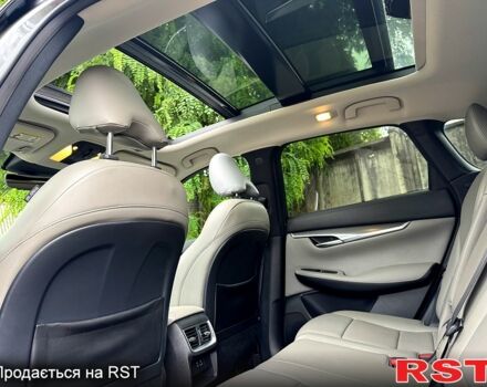 Серый Инфинити QX50, объемом двигателя 2 л и пробегом 47 тыс. км за 27000 $, фото 5 на Automoto.ua