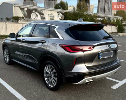 Серый Инфинити QX50, объемом двигателя 2 л и пробегом 18 тыс. км за 27500 $, фото 2 на Automoto.ua