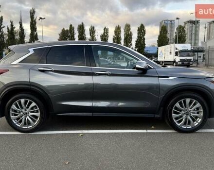Серый Инфинити QX50, объемом двигателя 2 л и пробегом 18 тыс. км за 27500 $, фото 4 на Automoto.ua