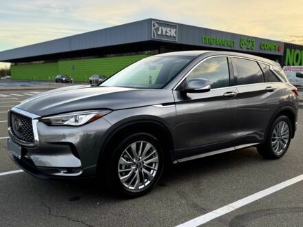 Серый Инфинити QX50, объемом двигателя 2 л и пробегом 18 тыс. км за 27500 $, фото 1 на Automoto.ua