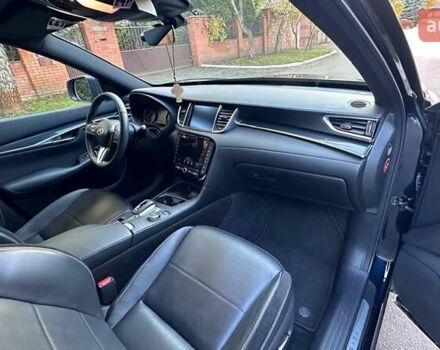 Синий Инфинити QX50, объемом двигателя 2 л и пробегом 19 тыс. км за 49000 $, фото 1 на Automoto.ua