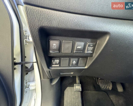 Белый Инфинити QX60, объемом двигателя 3.5 л и пробегом 264 тыс. км за 13000 $, фото 11 на Automoto.ua