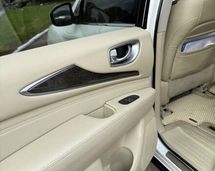 Білий Інфініті QX60, об'ємом двигуна 3.5 л та пробігом 230 тис. км за 18000 $, фото 9 на Automoto.ua
