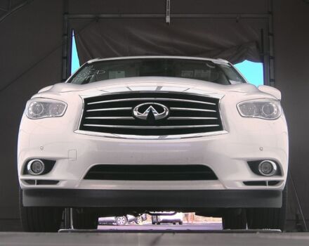 Белый Инфинити QX60, объемом двигателя 2 л и пробегом 220 тыс. км за 12000 $, фото 5 на Automoto.ua