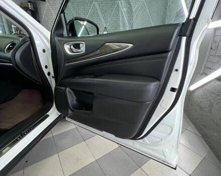 Белый Инфинити QX60, объемом двигателя 2.5 л и пробегом 208 тыс. км за 14500 $, фото 6 на Automoto.ua