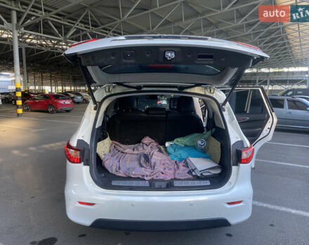 Білий Інфініті QX60, об'ємом двигуна 3.5 л та пробігом 185 тис. км за 17000 $, фото 3 на Automoto.ua
