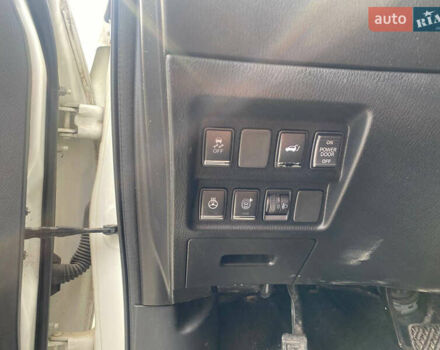 Белый Инфинити QX60, объемом двигателя 3.5 л и пробегом 186 тыс. км за 16700 $, фото 16 на Automoto.ua