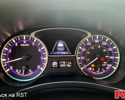 Белый Инфинити QX60, объемом двигателя 3.5 л и пробегом 280 тыс. км за 16800 $, фото 2 на Automoto.ua