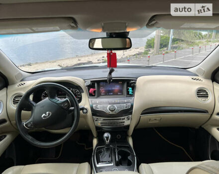 Белый Инфинити QX60, объемом двигателя 3.5 л и пробегом 204 тыс. км за 18000 $, фото 5 на Automoto.ua