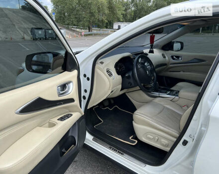 Белый Инфинити QX60, объемом двигателя 3.5 л и пробегом 204 тыс. км за 18000 $, фото 2 на Automoto.ua