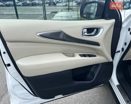 Білий Інфініті QX60, об'ємом двигуна 3.5 л та пробігом 32 тис. км за 19200 $, фото 57 на Automoto.ua