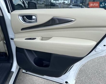Білий Інфініті QX60, об'ємом двигуна 3.5 л та пробігом 32 тис. км за 19200 $, фото 42 на Automoto.ua