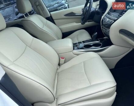 Білий Інфініті QX60, об'ємом двигуна 3.5 л та пробігом 32 тис. км за 19200 $, фото 38 на Automoto.ua