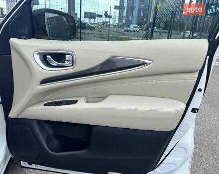 Білий Інфініті QX60, об'ємом двигуна 3.5 л та пробігом 32 тис. км за 19200 $, фото 39 на Automoto.ua