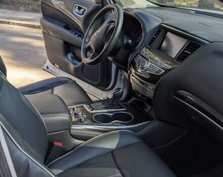 Белый Инфинити QX60, объемом двигателя 3.5 л и пробегом 77 тыс. км за 25000 $, фото 4 на Automoto.ua