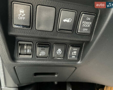 Черный Инфинити QX60, объемом двигателя 2.5 л и пробегом 174 тыс. км за 12800 $, фото 10 на Automoto.ua