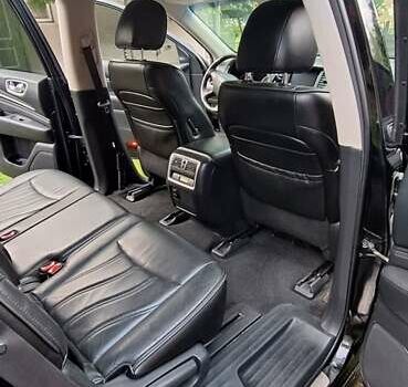 Чорний Інфініті QX60, об'ємом двигуна 3.5 л та пробігом 121 тис. км за 15000 $, фото 4 на Automoto.ua