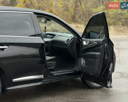 Черный Инфинити QX60, объемом двигателя 3.5 л и пробегом 200 тыс. км за 11500 $, фото 14 на Automoto.ua