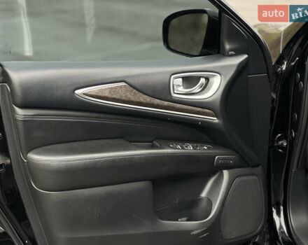 Черный Инфинити QX60, объемом двигателя 3.5 л и пробегом 200 тыс. км за 11500 $, фото 19 на Automoto.ua