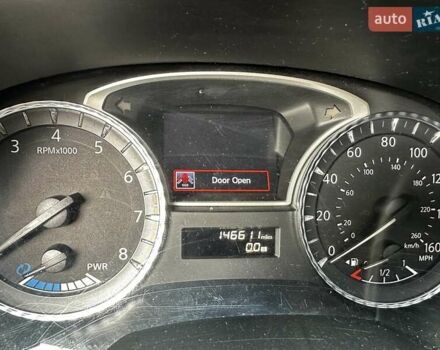 Серый Инфинити QX60, объемом двигателя 2.5 л и пробегом 240 тыс. км за 8800 $, фото 1 на Automoto.ua