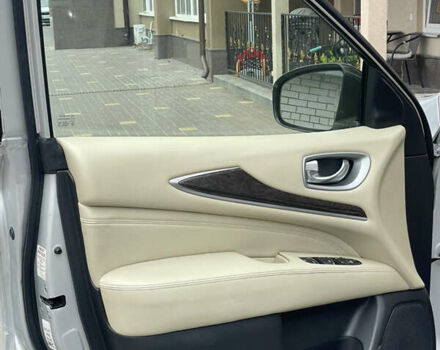 Серый Инфинити QX60, объемом двигателя 3.5 л и пробегом 190 тыс. км за 12500 $, фото 8 на Automoto.ua