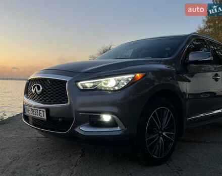 Серый Инфинити QX60, объемом двигателя 3.5 л и пробегом 161 тыс. км за 23000 $, фото 3 на Automoto.ua