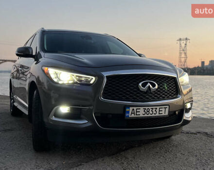 Серый Инфинити QX60, объемом двигателя 3.5 л и пробегом 161 тыс. км за 23000 $, фото 4 на Automoto.ua