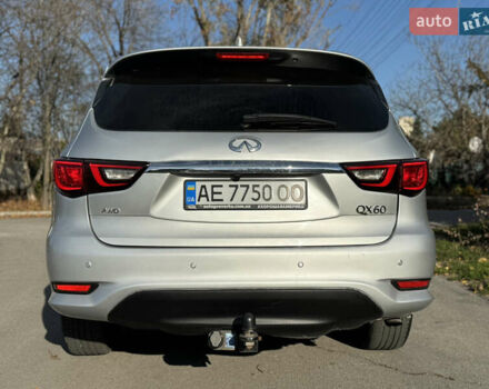 Серый Инфинити QX60, объемом двигателя 3.5 л и пробегом 177 тыс. км за 17500 $, фото 4 на Automoto.ua