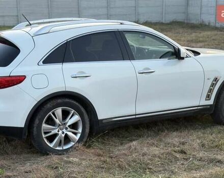 Белый Инфинити QX70, объемом двигателя 3.7 л и пробегом 154 тыс. км за 15200 $, фото 6 на Automoto.ua