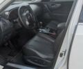 Белый Инфинити QX70, объемом двигателя 3.7 л и пробегом 185 тыс. км за 16000 $, фото 4 на Automoto.ua