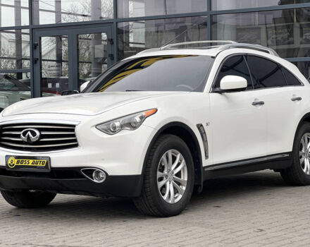 Белый Инфинити QX70, объемом двигателя 3.7 л и пробегом 254 тыс. км за 22300 $, фото 2 на Automoto.ua