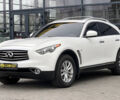 Белый Инфинити QX70, объемом двигателя 3.7 л и пробегом 254 тыс. км за 22300 $, фото 2 на Automoto.ua