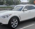 Белый Инфинити QX70, объемом двигателя 3.7 л и пробегом 185 тыс. км за 16000 $, фото 1 на Automoto.ua