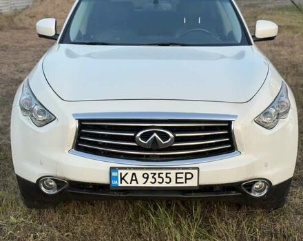 Белый Инфинити QX70, объемом двигателя 3.7 л и пробегом 154 тыс. км за 15200 $, фото 1 на Automoto.ua