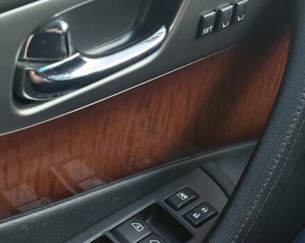 Белый Инфинити QX70, объемом двигателя 3.7 л и пробегом 154 тыс. км за 15200 $, фото 23 на Automoto.ua