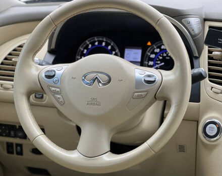 Белый Инфинити QX70, объемом двигателя 3.7 л и пробегом 254 тыс. км за 22300 $, фото 8 на Automoto.ua