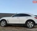 Белый Инфинити QX70, объемом двигателя 3.7 л и пробегом 154 тыс. км за 15200 $, фото 4 на Automoto.ua