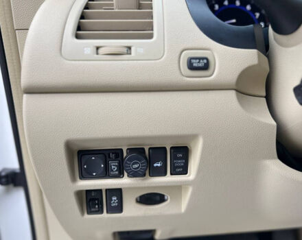 Белый Инфинити QX70, объемом двигателя 3.7 л и пробегом 254 тыс. км за 22300 $, фото 7 на Automoto.ua