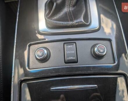 Белый Инфинити QX70, объемом двигателя 3.7 л и пробегом 185 тыс. км за 16000 $, фото 10 на Automoto.ua