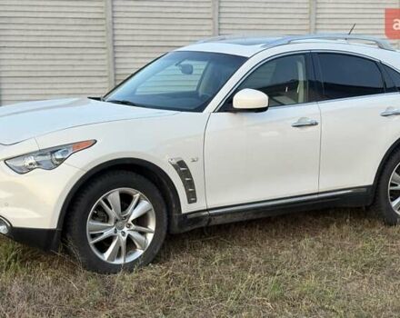 Белый Инфинити QX70, объемом двигателя 3.7 л и пробегом 154 тыс. км за 15200 $, фото 7 на Automoto.ua