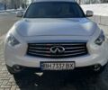 Белый Инфинити QX70, объемом двигателя 3.7 л и пробегом 137 тыс. км за 20500 $, фото 1 на Automoto.ua